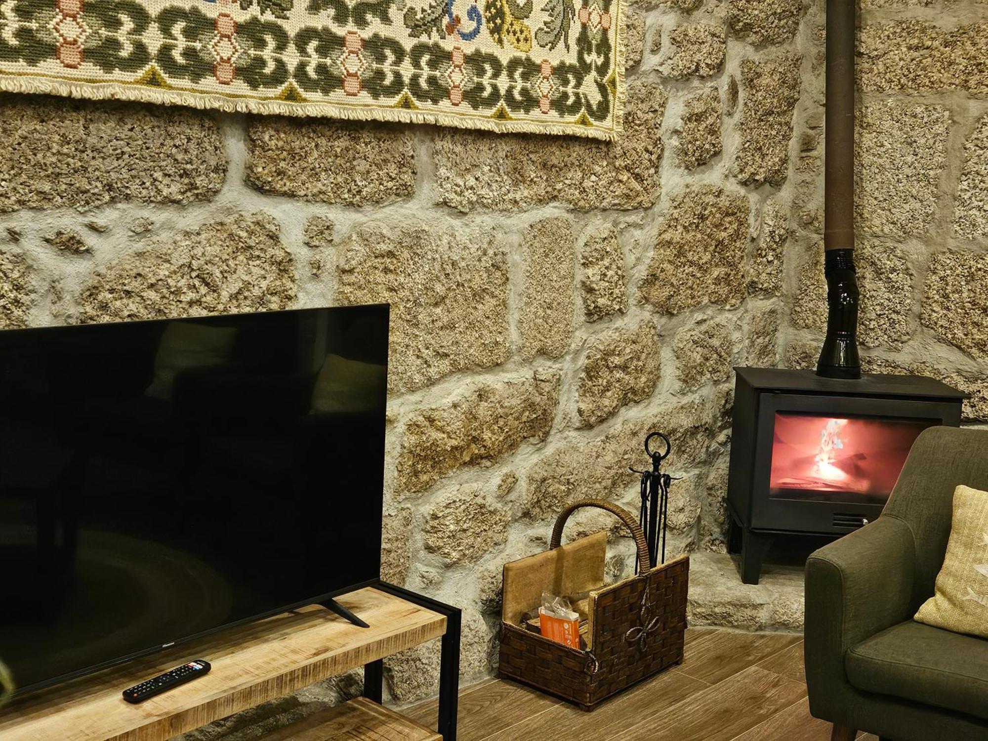 Quinta Da Casa Dos Santos - Inside Geres Guest House Ngoại thất bức ảnh