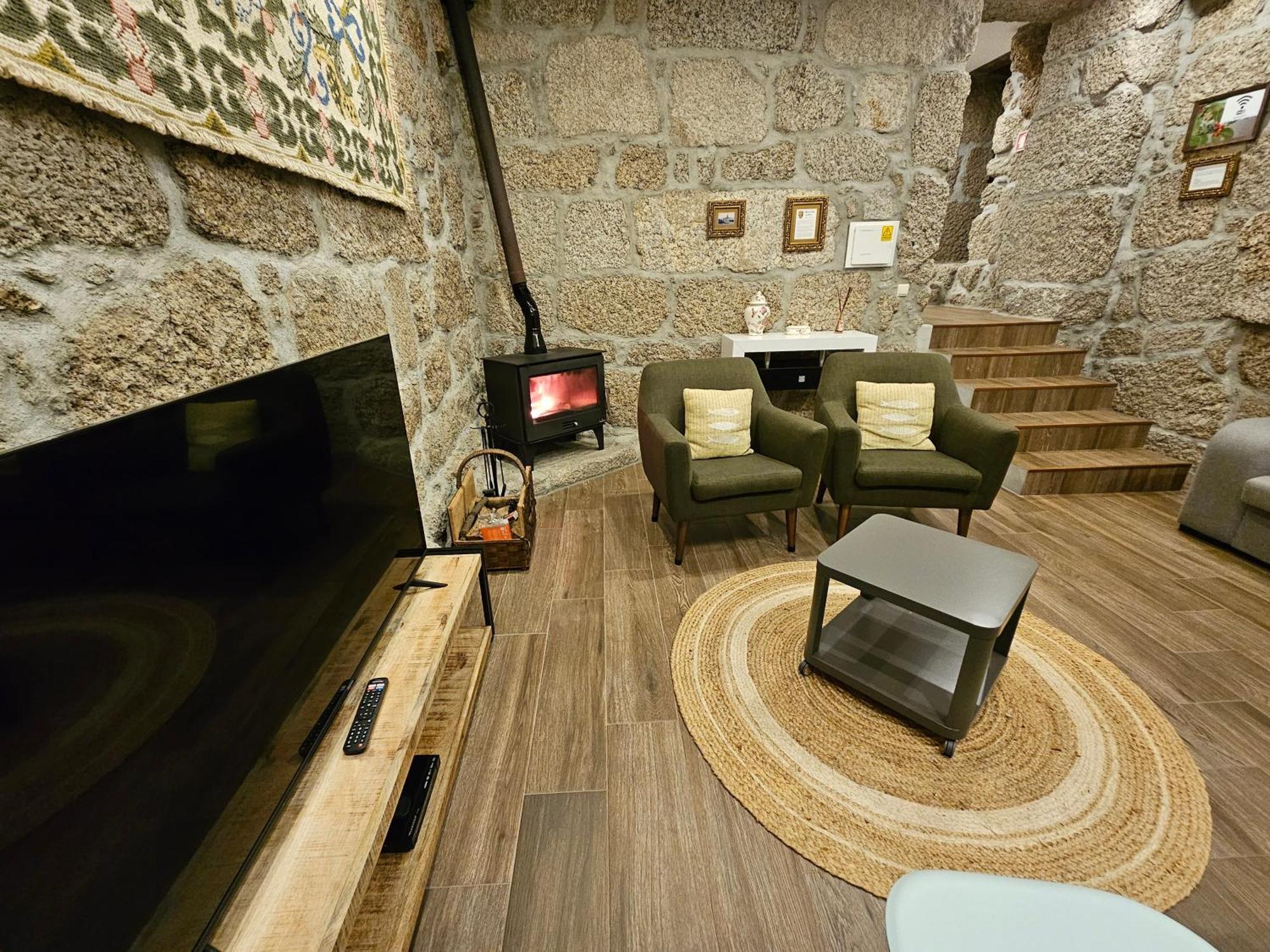 Quinta Da Casa Dos Santos - Inside Geres Guest House Ngoại thất bức ảnh